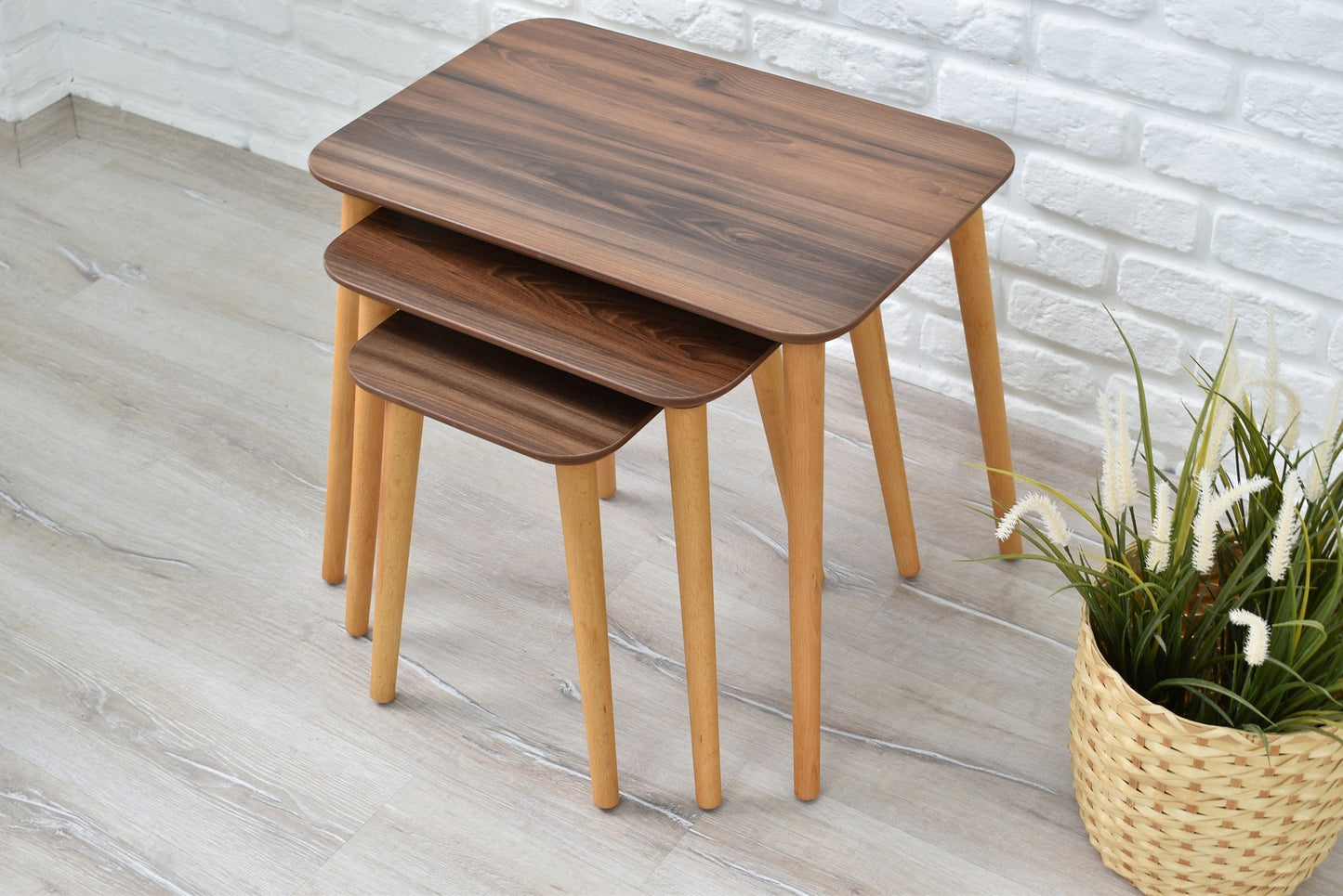 Nesting Tables Set