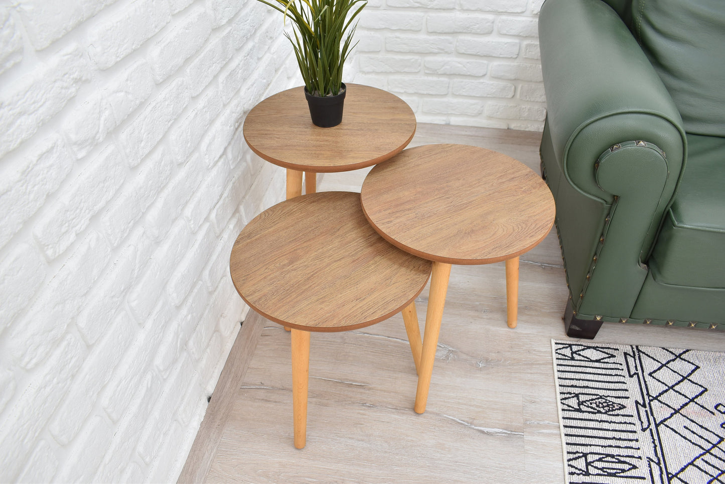 Wooden Robin Round Nesting Table