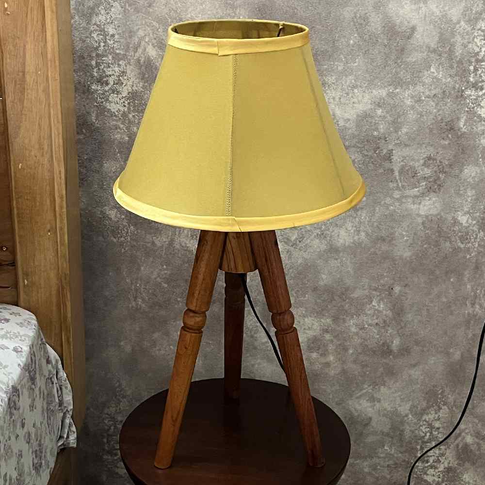 Wooden Lightweight Tripod Table Lamp