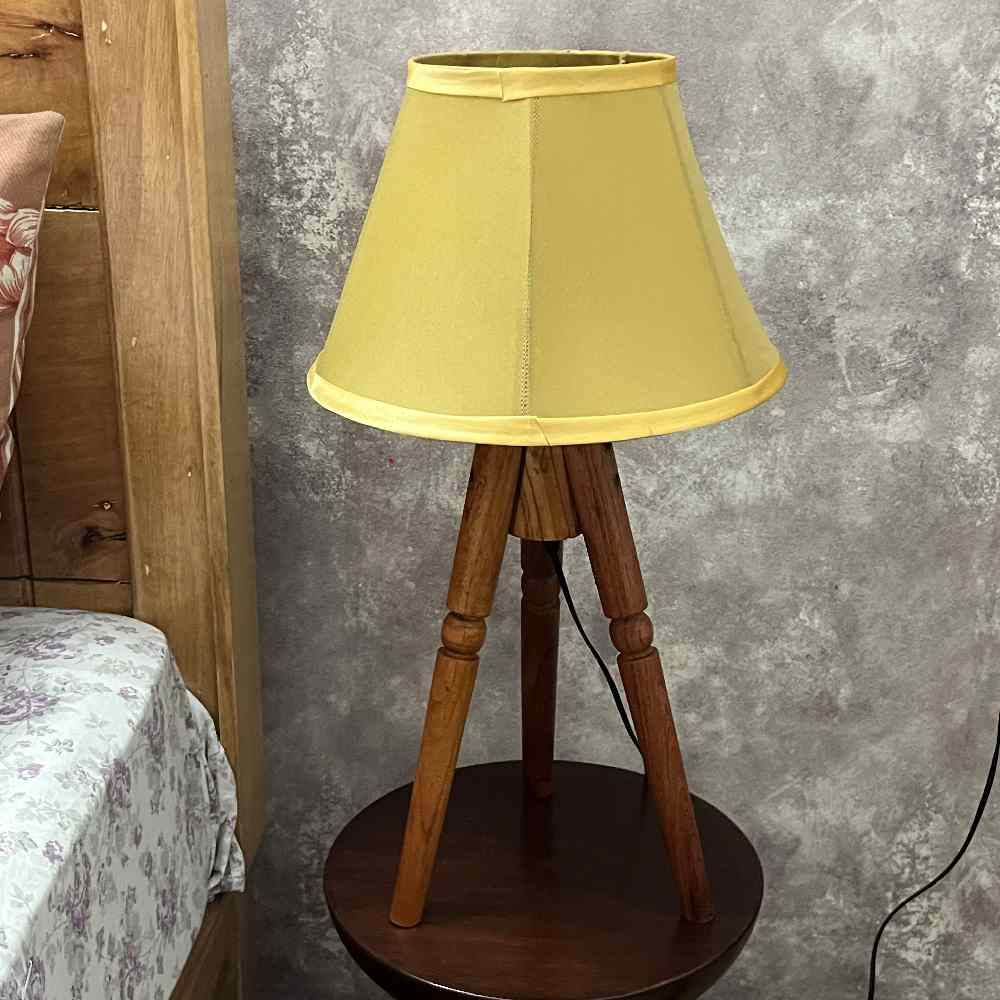 Wooden Lightweight Tripod Table Lamp