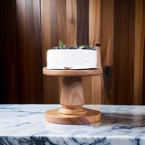 WoodBerry Cake Stand